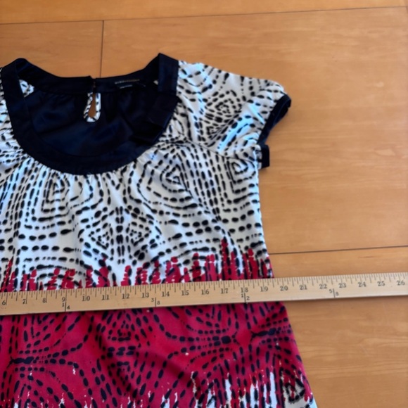 BCBGMaxAzria M black red white, mini relaxed fit shift short sleeve dress - Picture 6 of 12